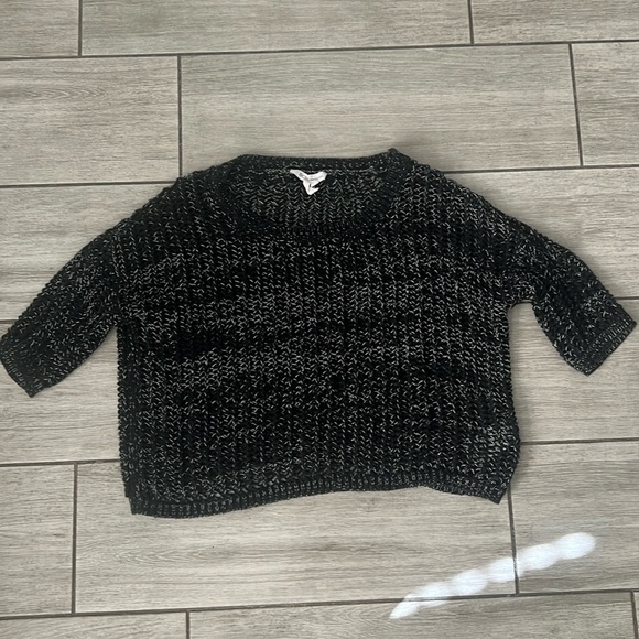 BCBGeneration Black & White Knit Cropped Sweater Top XS/S - Picture 1 of 7